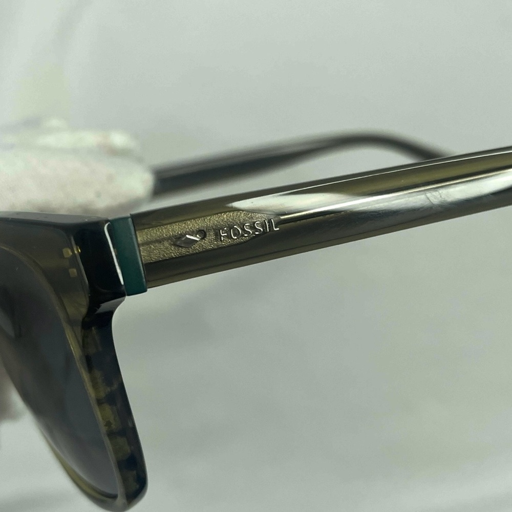 Fossil FOS 2112 Wayfarer Sunglasses – Olive Tortoise Frame with Dark Gray Lenses - Picture 3 of 12